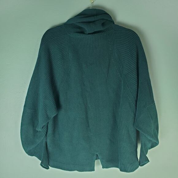 Cabi Womens Green Ruched Sleeve Cowl Neck Oversized Pullover Sweater Size Small - Picture 2 of 5